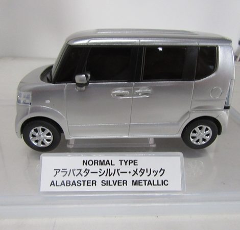 ホンダ ｎ ｂｏｘ シルバー カラーサンプル 1 24 ホンダのミニカー おもちゃギャラリー Honda Miniature Car Collection